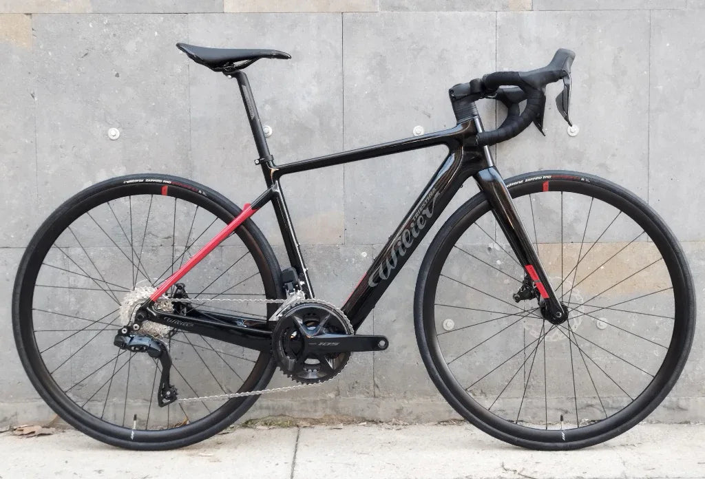 Alquiler Bici Carretera Málaga - Eléctrica / Wilier Garda Hybrid Road E-Bike (Shimano105 di2) - Caranva